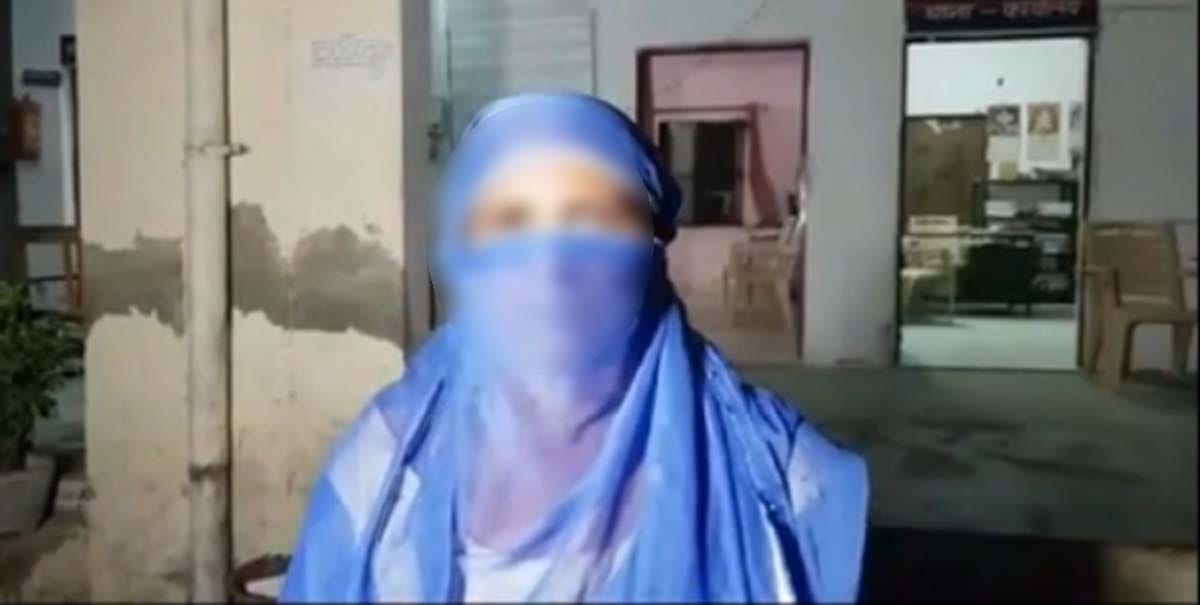 a woman alleges gangraped by husbands five friends in aligarh of Uttar Pradesh