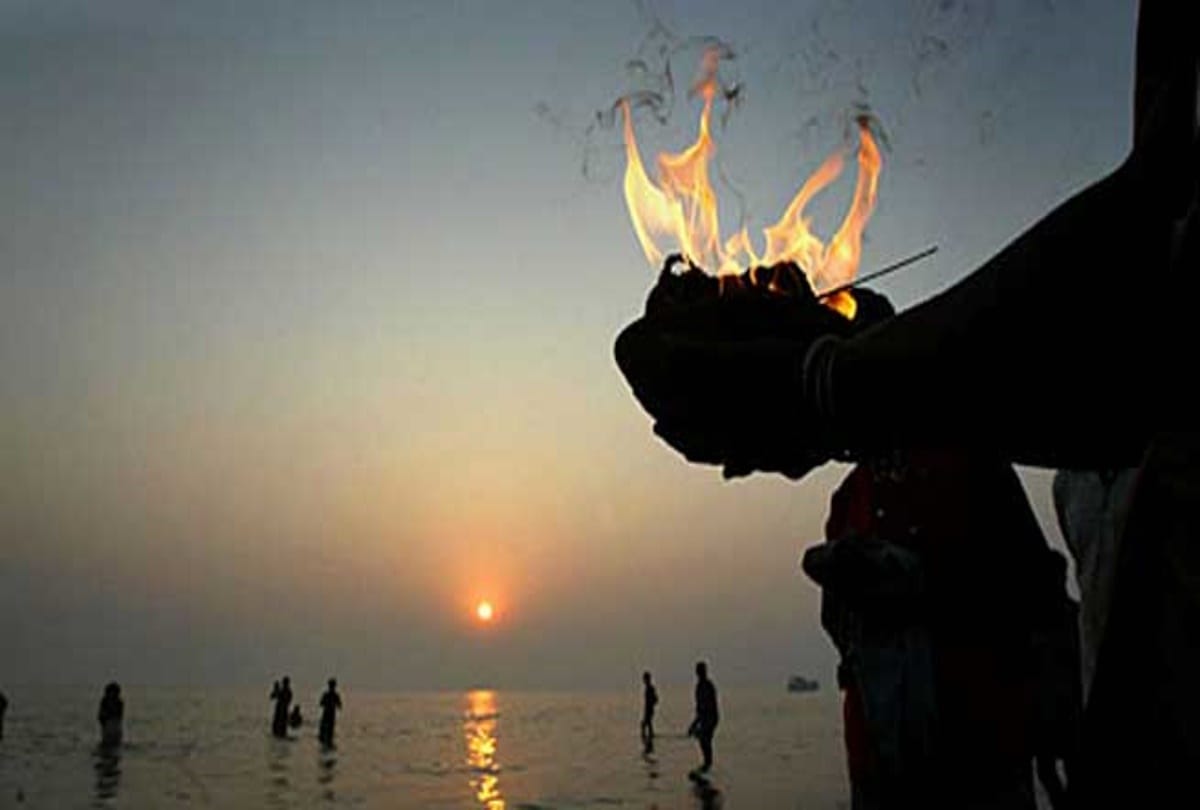 makar sankranti 2018 donate these things according to your zodiac sign 