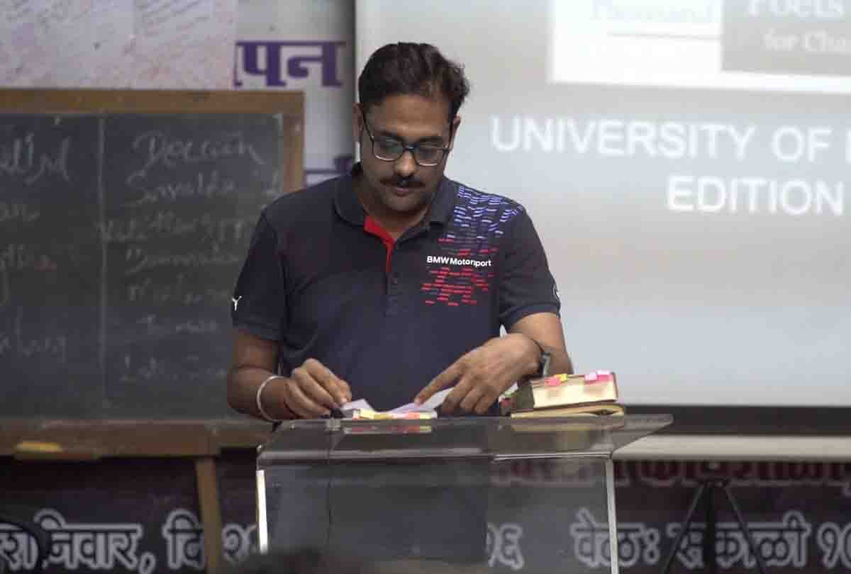 poet gaurav tripathi Unrease Poetry viral on social media