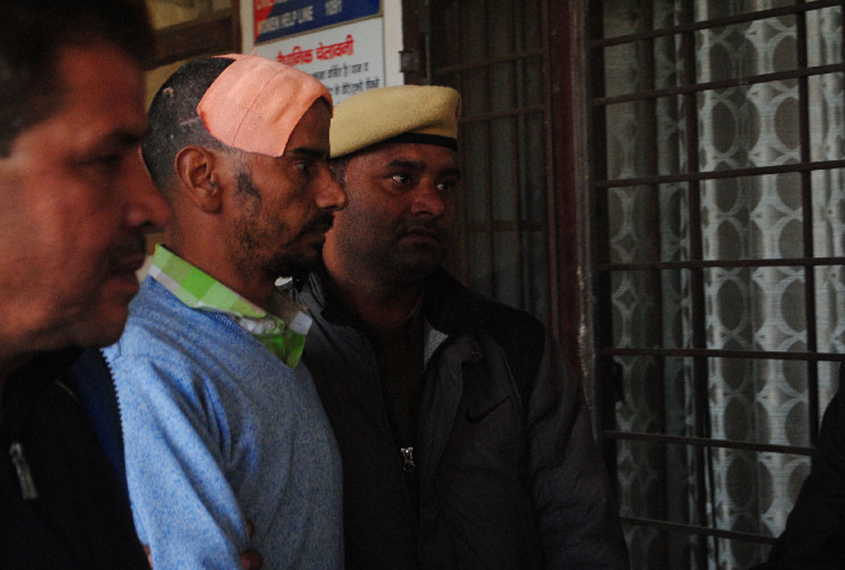 when psycho killer presented in court police officers got shocked as he vomited