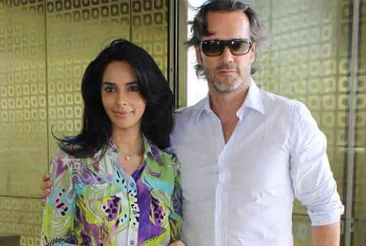 mallika sherawat and her live in partner thrown out from house court orders