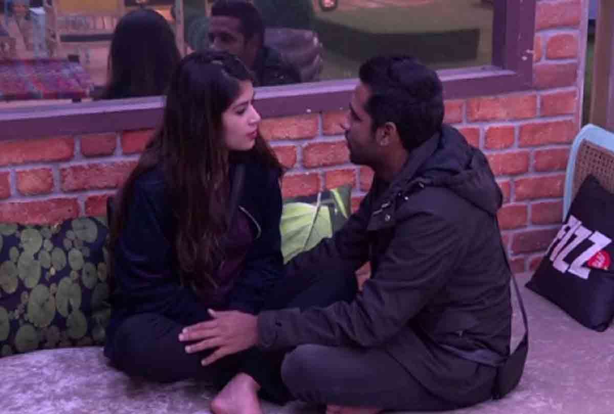 bigg boss 11 bandagi want that puneesh leave the house and take the money