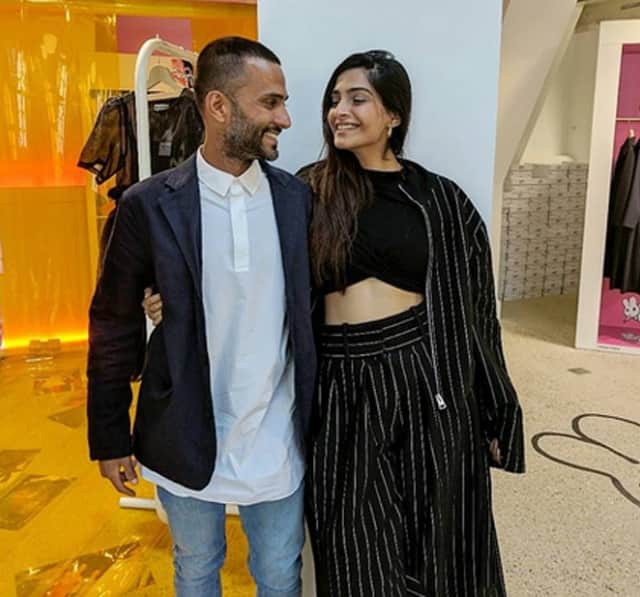 Sonam Kapoor Spotted Shopping For Jewellery In Kolkata with Anand Ahuja mother