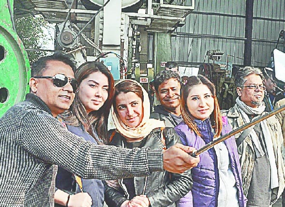 videshi chaatro ne jaana kaichi banaana