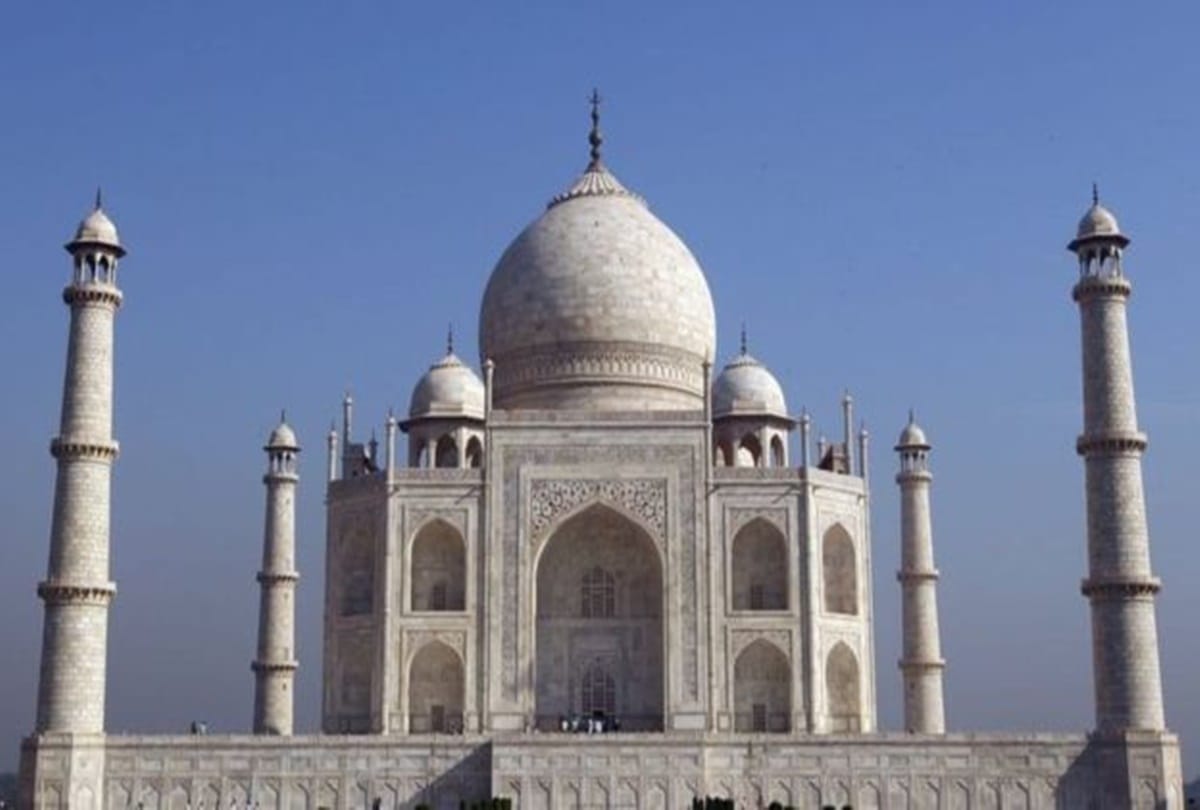 tourist not come in agra due to violence