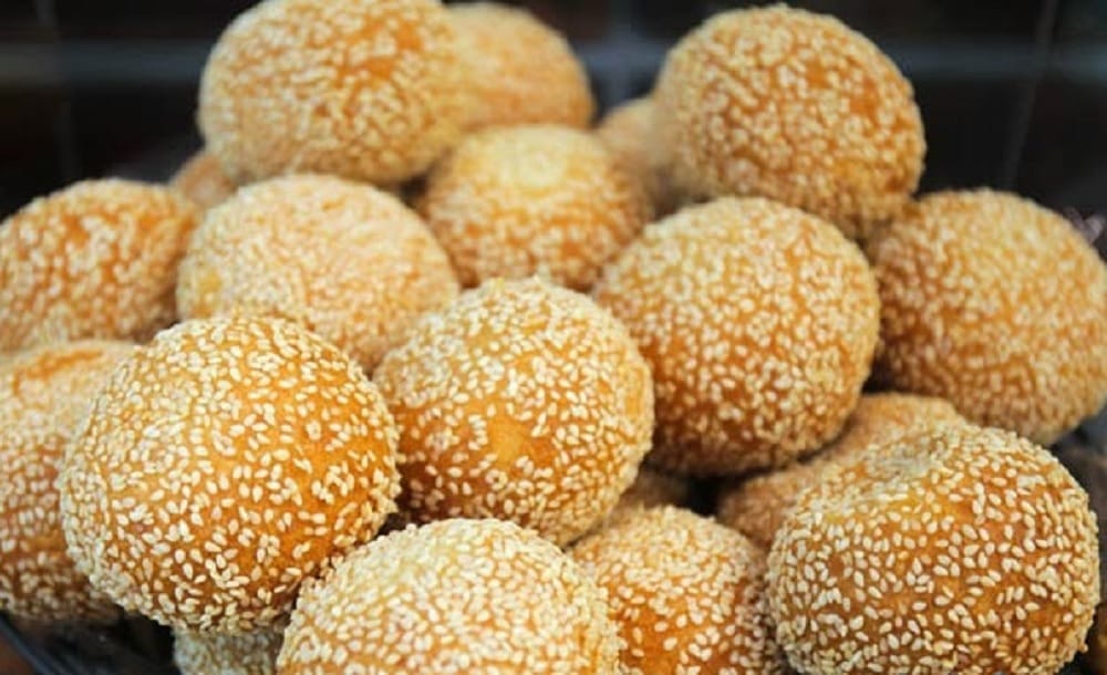 Makar Sankranti make til gud ke ladoo