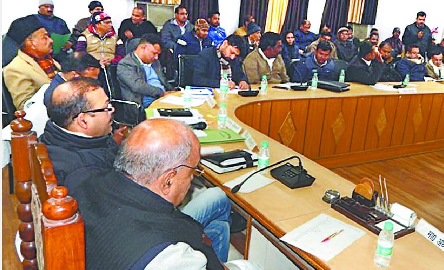 opposition on giving work of Jila Panchayat to PWD