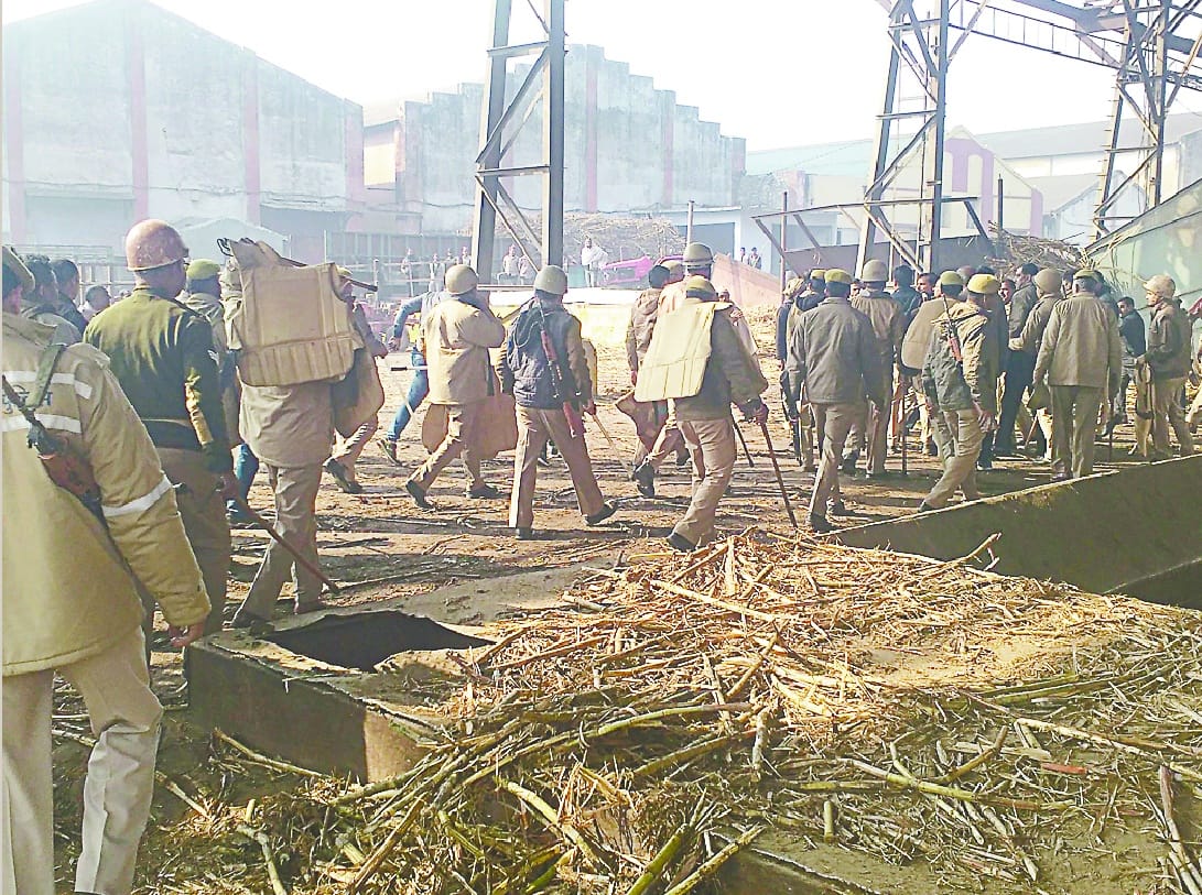 Steal tractor-trolley from sugar mill