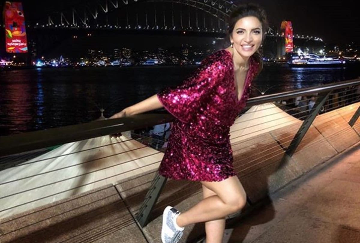 Shama Sikander Bikini swimming Pool Video went viral on social media