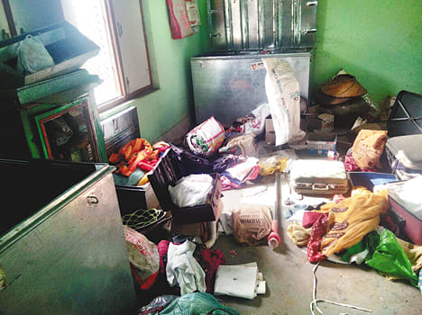 Thieves carrying six million goods