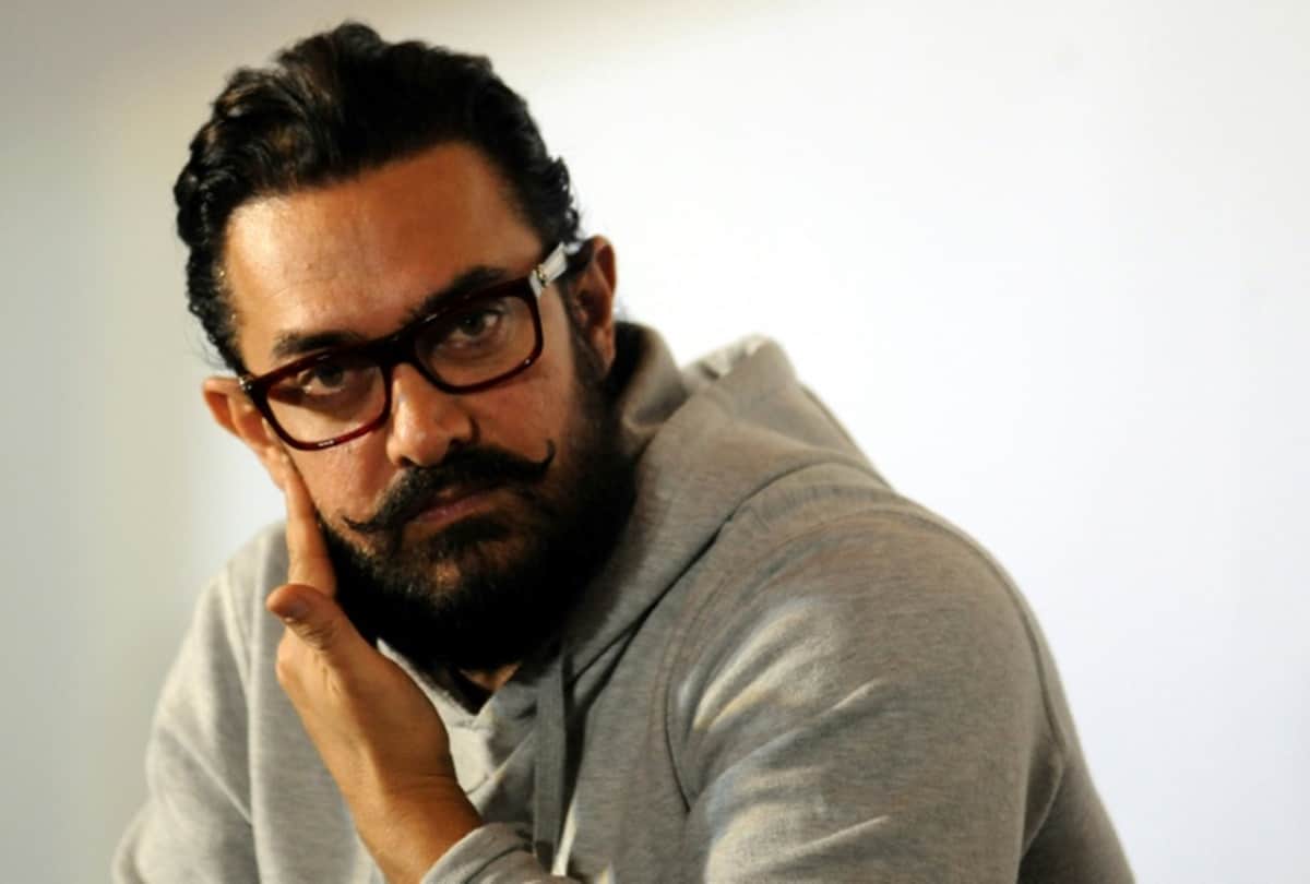 Aamir Khan Signs Gulshan Kumar Biopic Mogul On This Condition