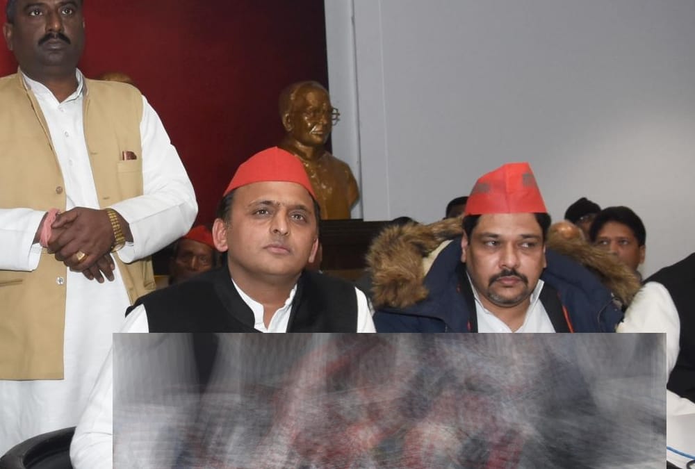 akhilesh yadav speaks on alliance with congress for loksabha election.