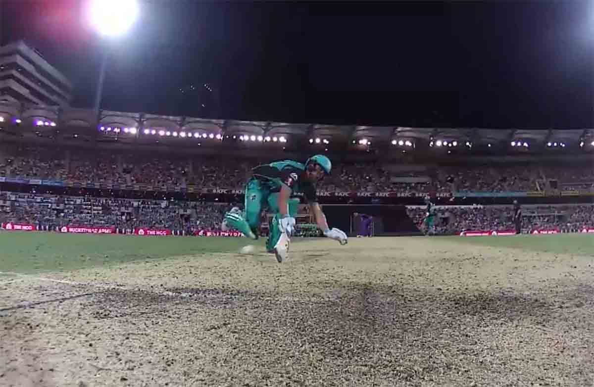 Australian batsman alex ross dismssed for obstructing the field in BBL