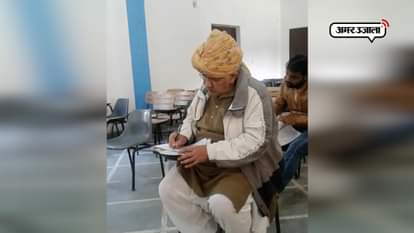 A men at the age of 63 are studying law