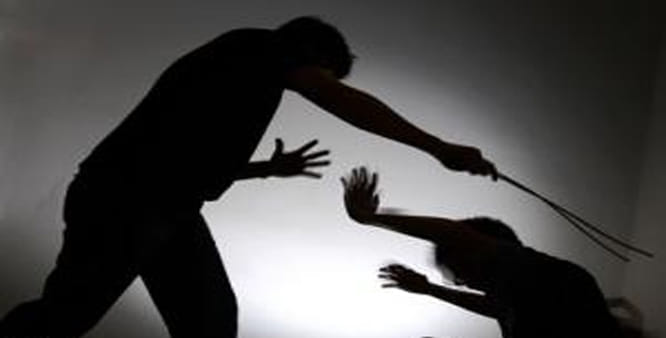 fake transgender beating by people in agra 