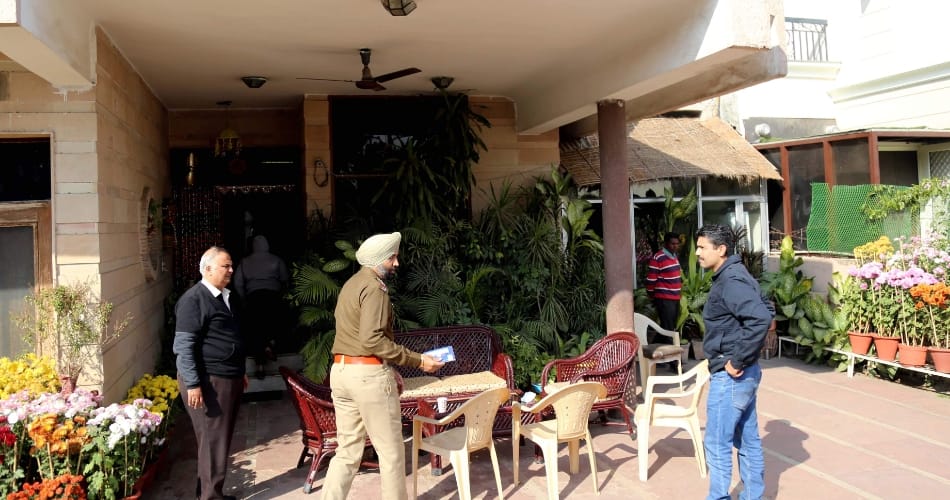 chandigarh crores loot case, house owner driver commit suicide