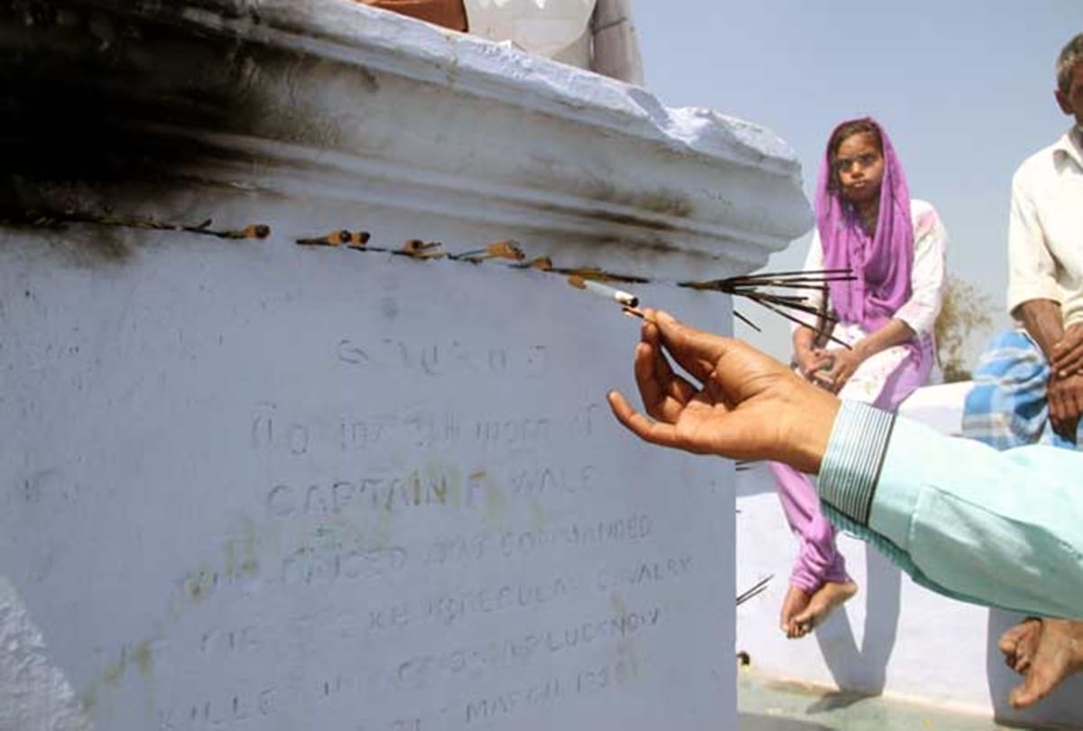 know about the story of cigarette smoking saint Mazar