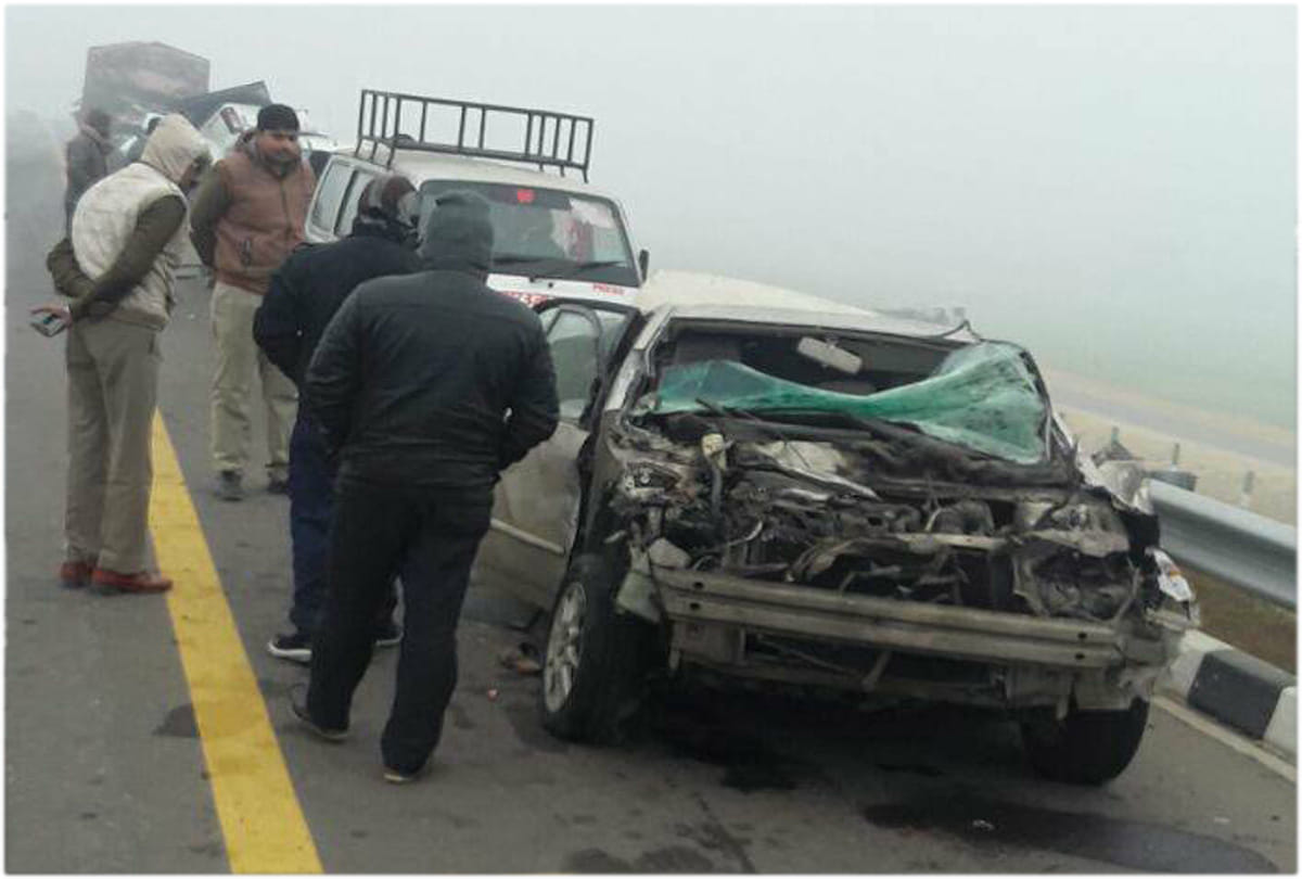 agra lucknow expressway accident due to fog at kannauj