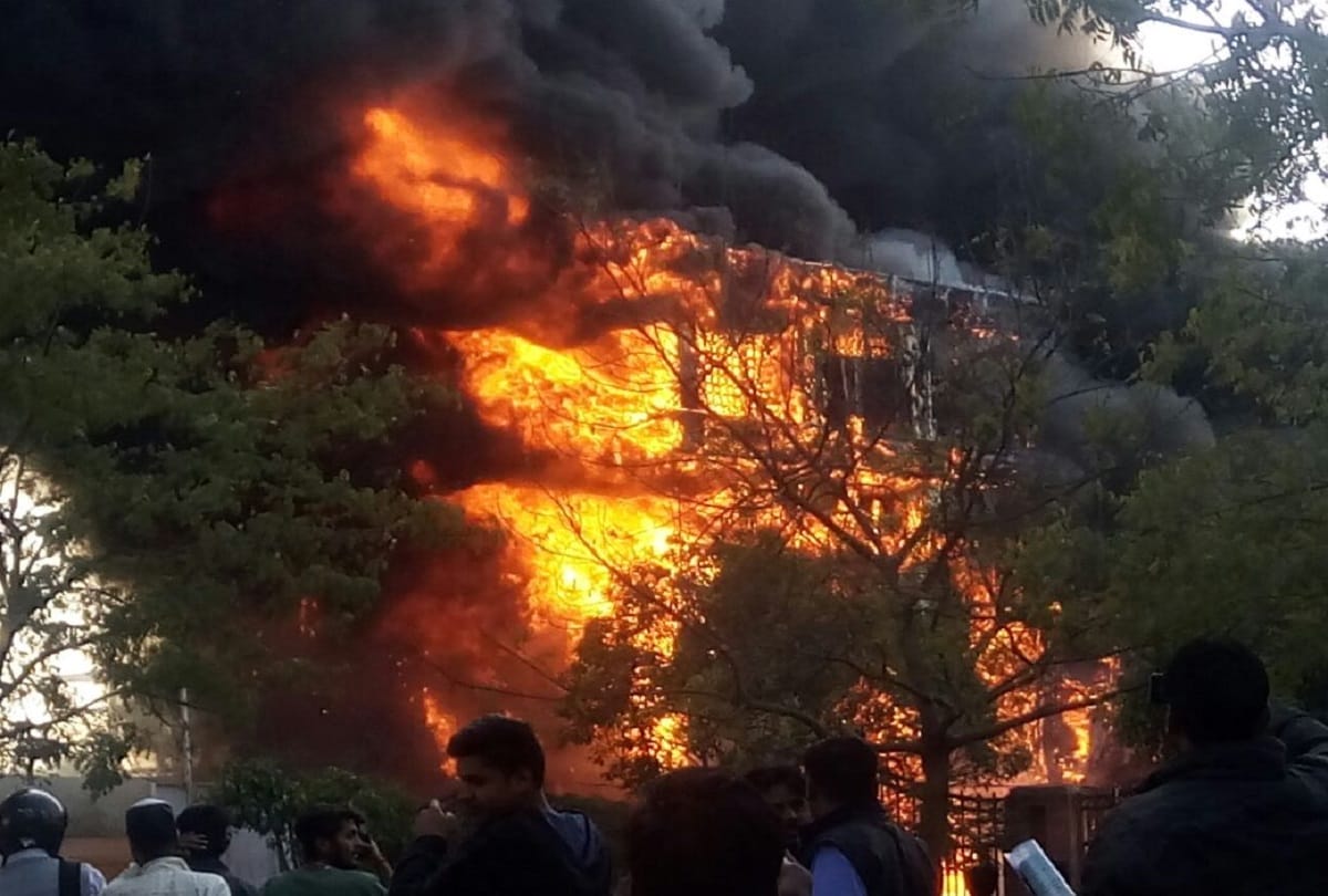 rajasthan jaipur massive fire broke out in rose marriage garden entertainment peradise
