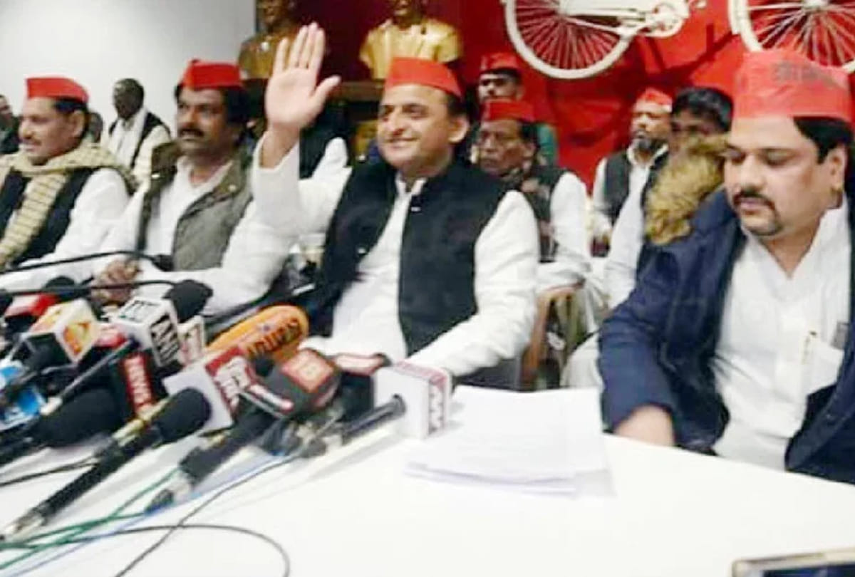 Akhilesh welcome to leaders who joined SP