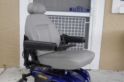hydraulic wheelchair facility for old and handicapped people at platforms