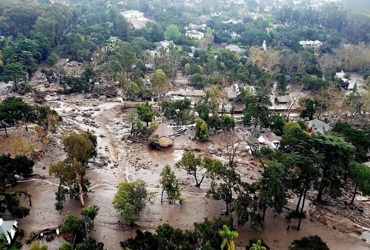 Ten People killed and eleven injured due to Mudslide at brazil