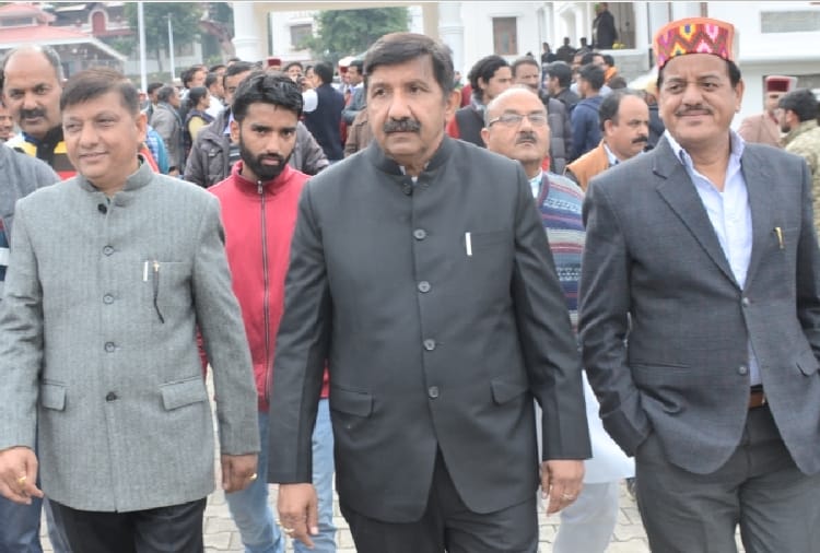 mukesh agnihotri statement over jairam thakur govt