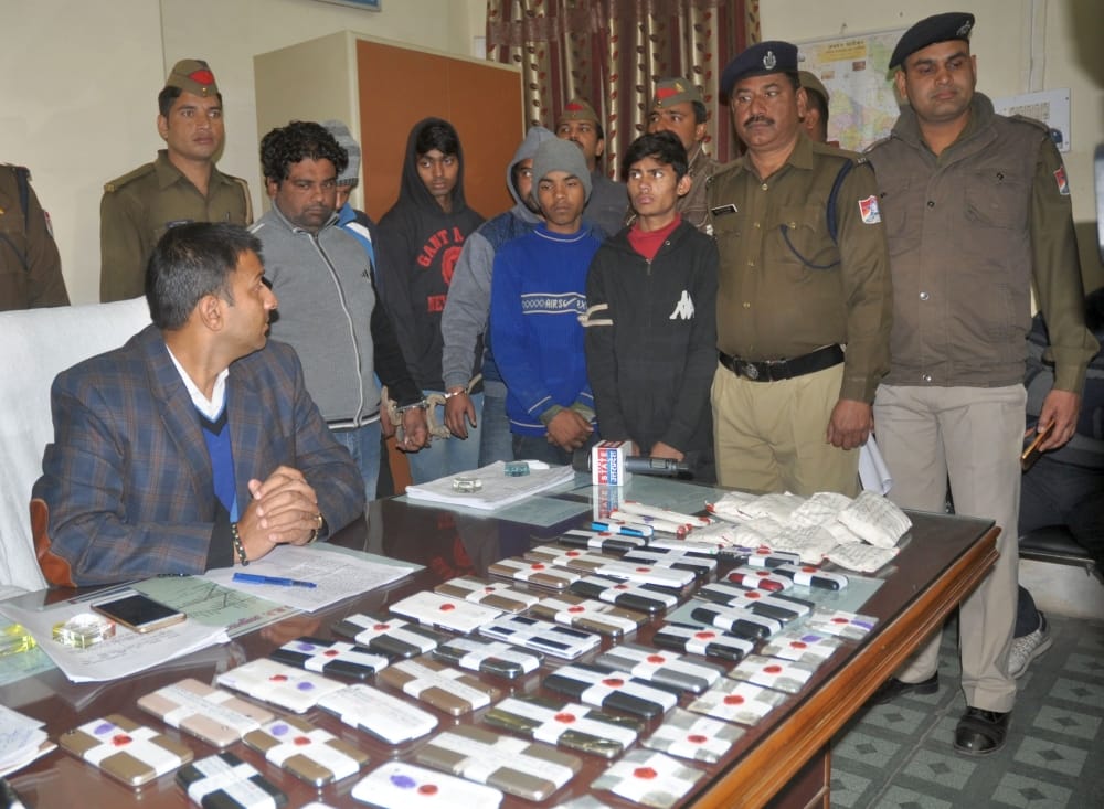 beware from thieves in agra to jaipur train 