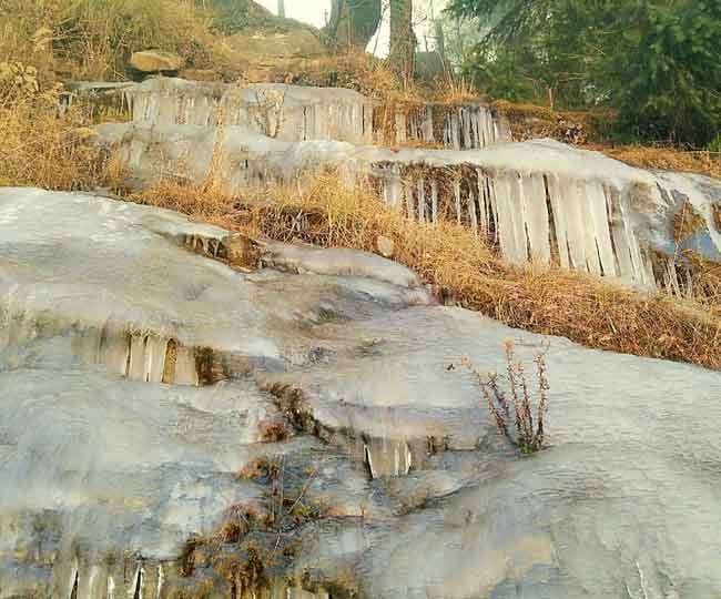 ganga and water fall freeze in uttarakhand