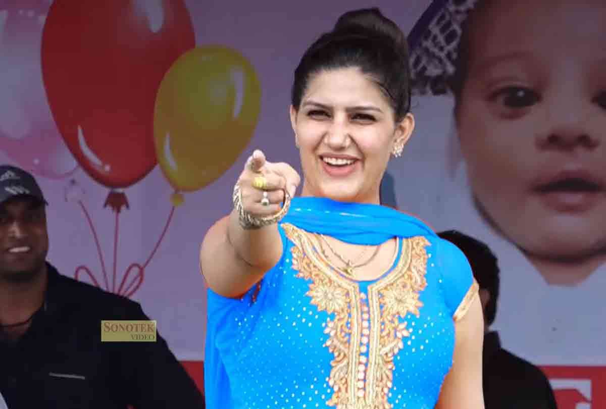 sapna choudhary bold item dance in bhojpuri film