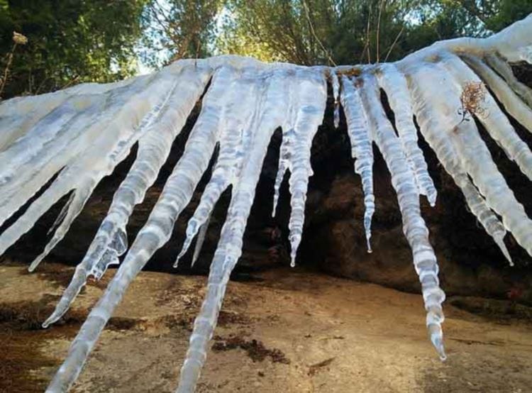 ganga and water fall freeze in uttarakhand