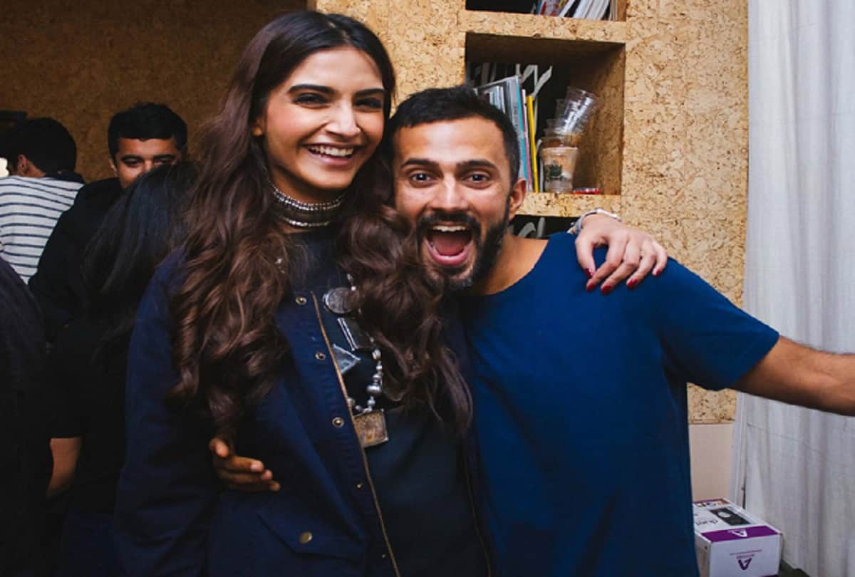 sonam kapoor share family picture on instagram