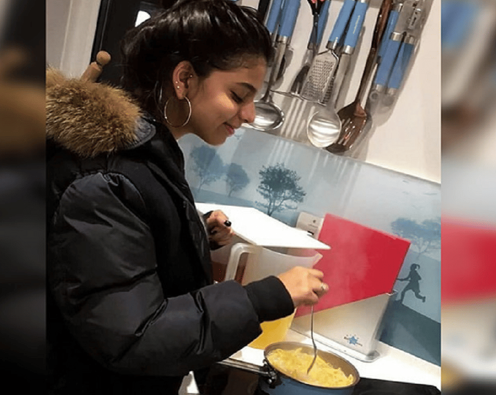 shah rukh khan daughter suhana khan tries her hand at cooking