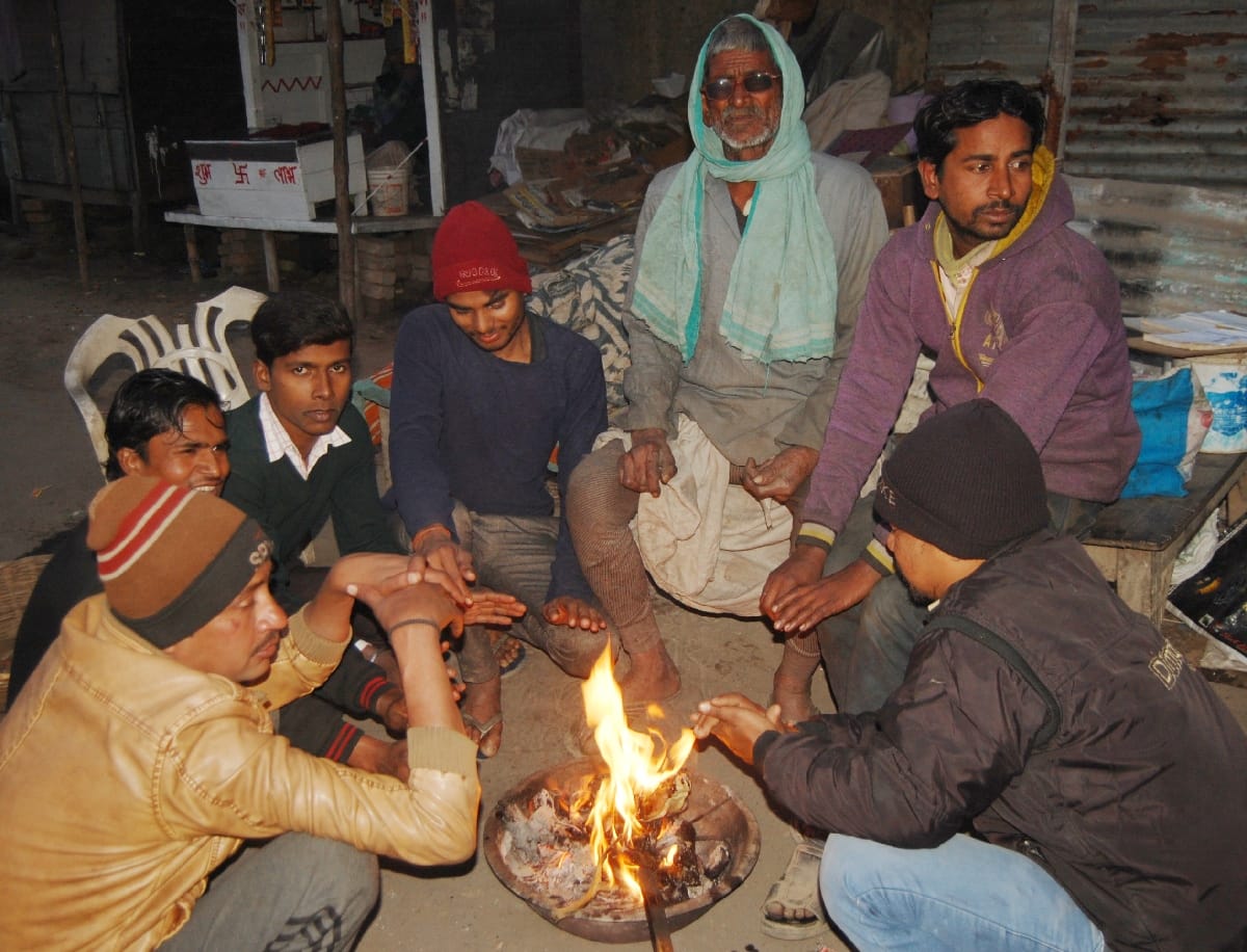 दिन में धूप, शाम को बढ़ी गलन