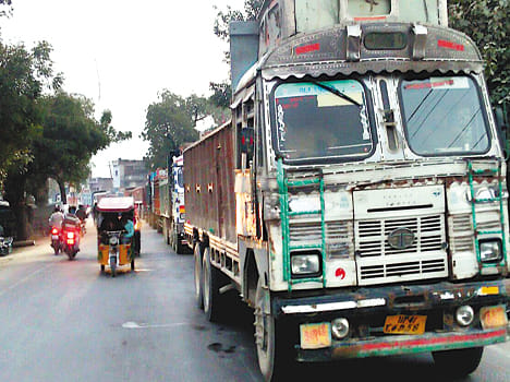 10km long jam in the hive, hundreds of stranded vehicles