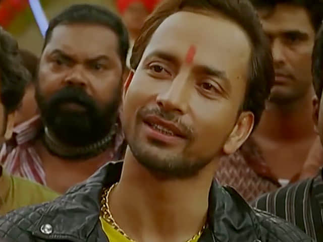 saif ali khan kaalakaandi facing loss due to mukkabaaz