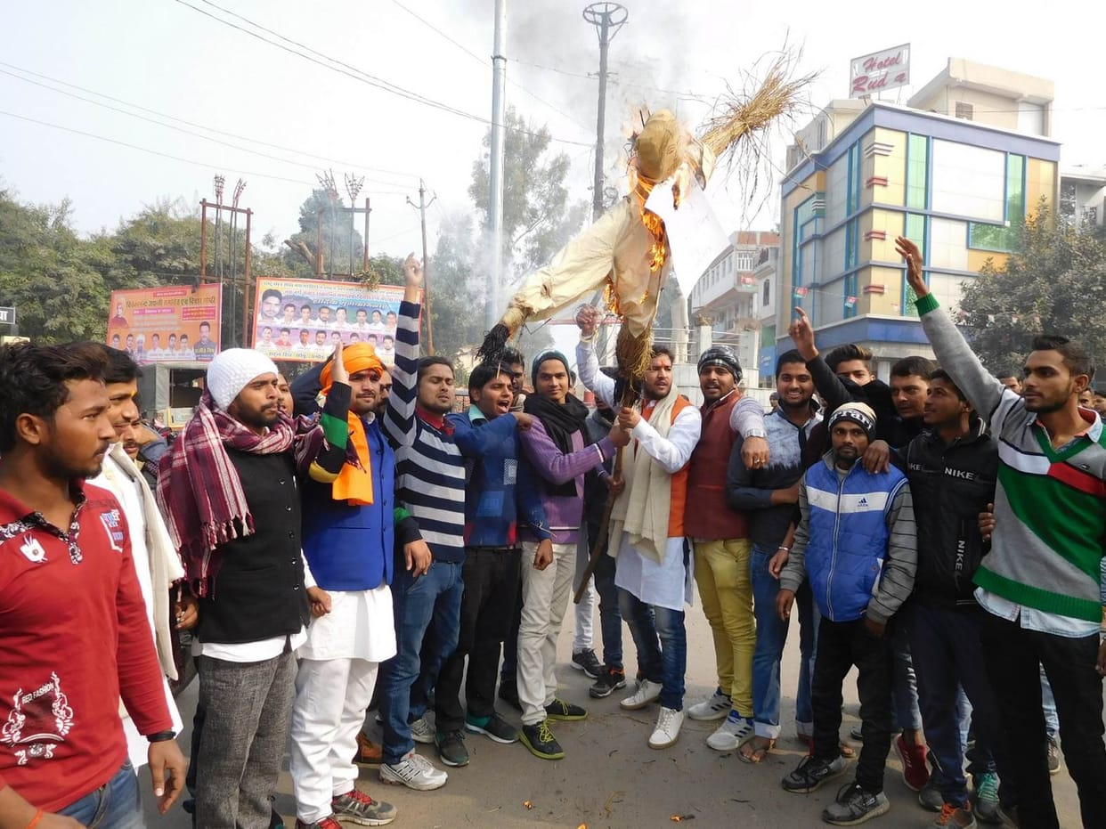 Bajrang Dal blasts Karnataka CM's effigy