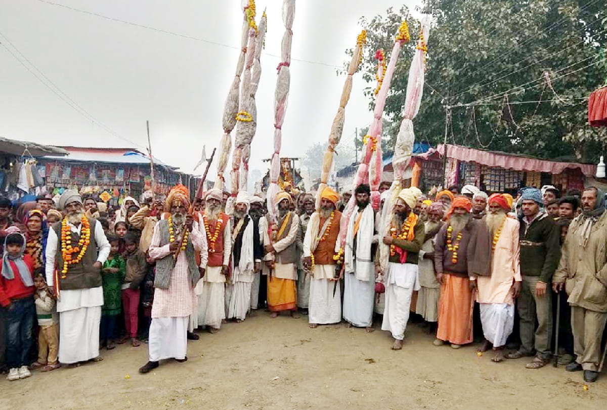 sadhus showed strange stunts in farrukhabad mela ramnagariya
