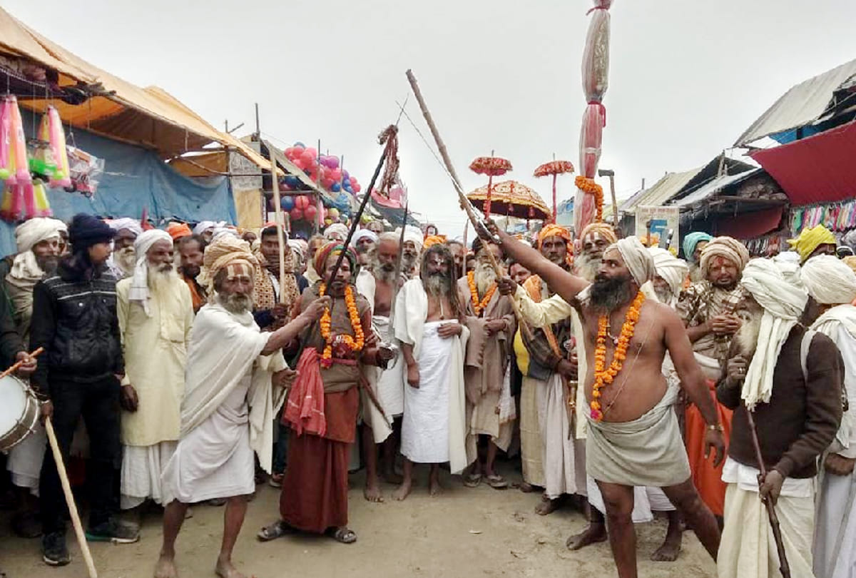 sadhus showed strange stunts in farrukhabad mela ramnagariya