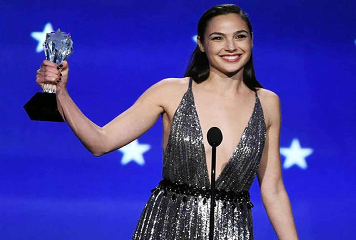 Critics Choice Awards 2018 Gal Gadot gives powerful speech