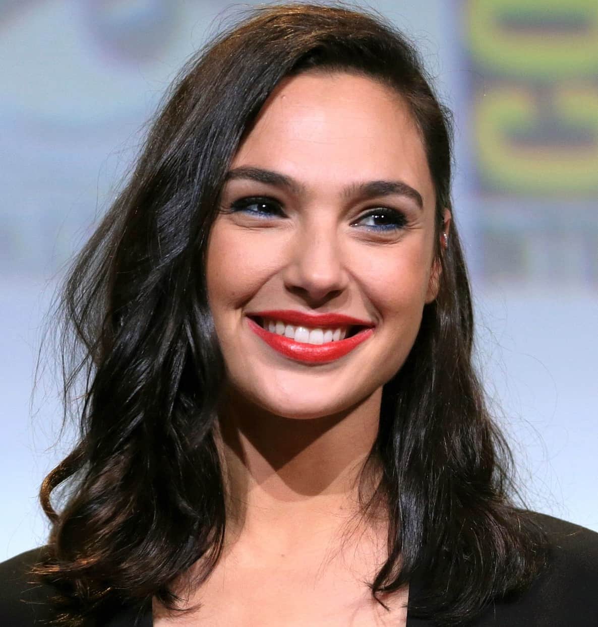Gal Gadot Reacts to Israel Palestine Conflict gets Trolled