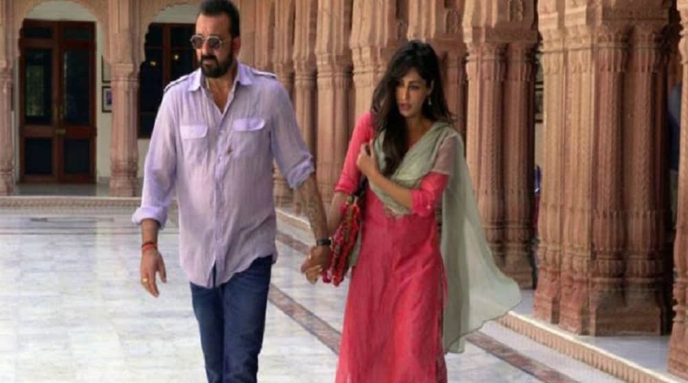 sanjay dutt organised a party for saheb biwi and gangster 3 team members