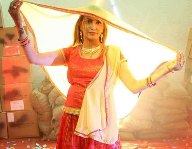 sapna chaudhary item song in ravi kishan bhojpuri movie, photos viral