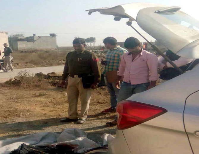 rohtak truck driver dead body found in car after three days of death