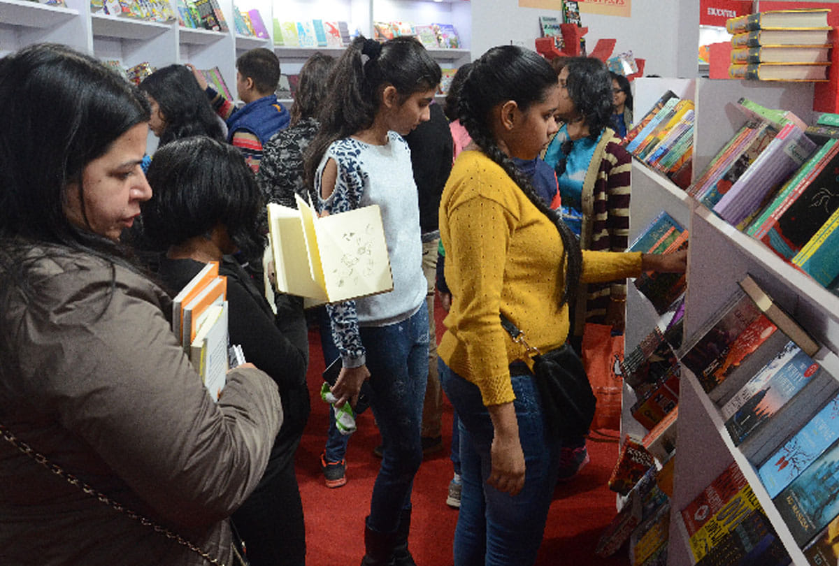 books are available on seventy percent discount in Delhi world book fair 2018 