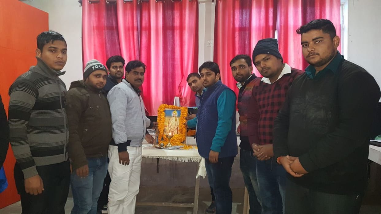 'swami vivekanand is torch bearer of youth'