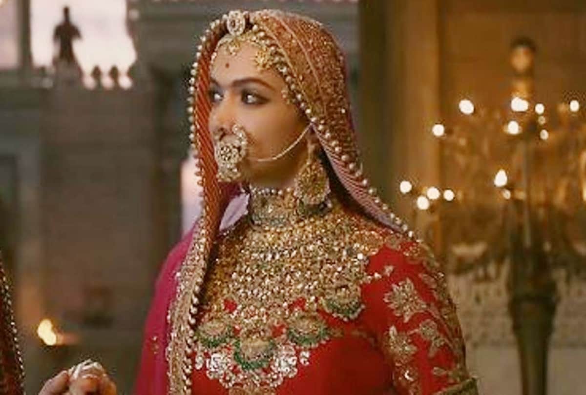 padmaavat director Sanjay Leela Bhansali is depressed stop eating and sleeping