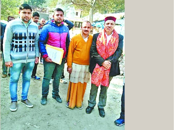 कृषि मंत्री ने मार्कंडेय मंदिर में नवाया शीश