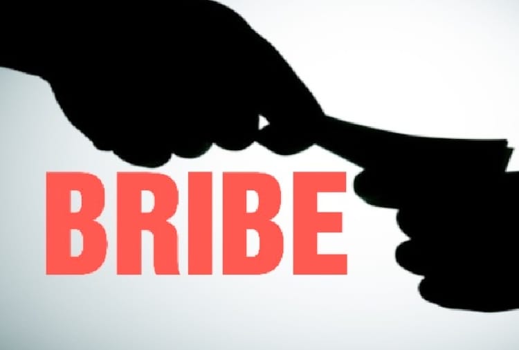 Up police daroga, constable took bribe from homeguard
