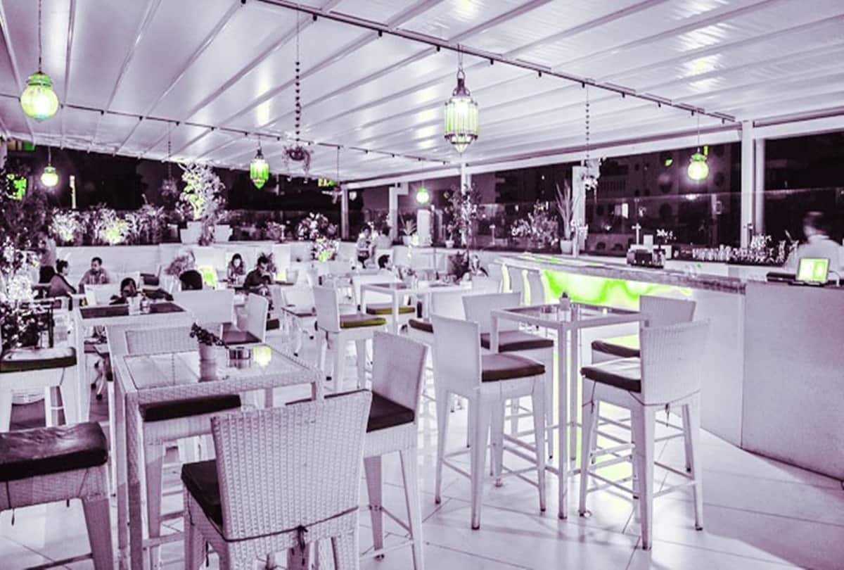 If you want to overcome from stress then you must vizit these tremendous rooftop cafes